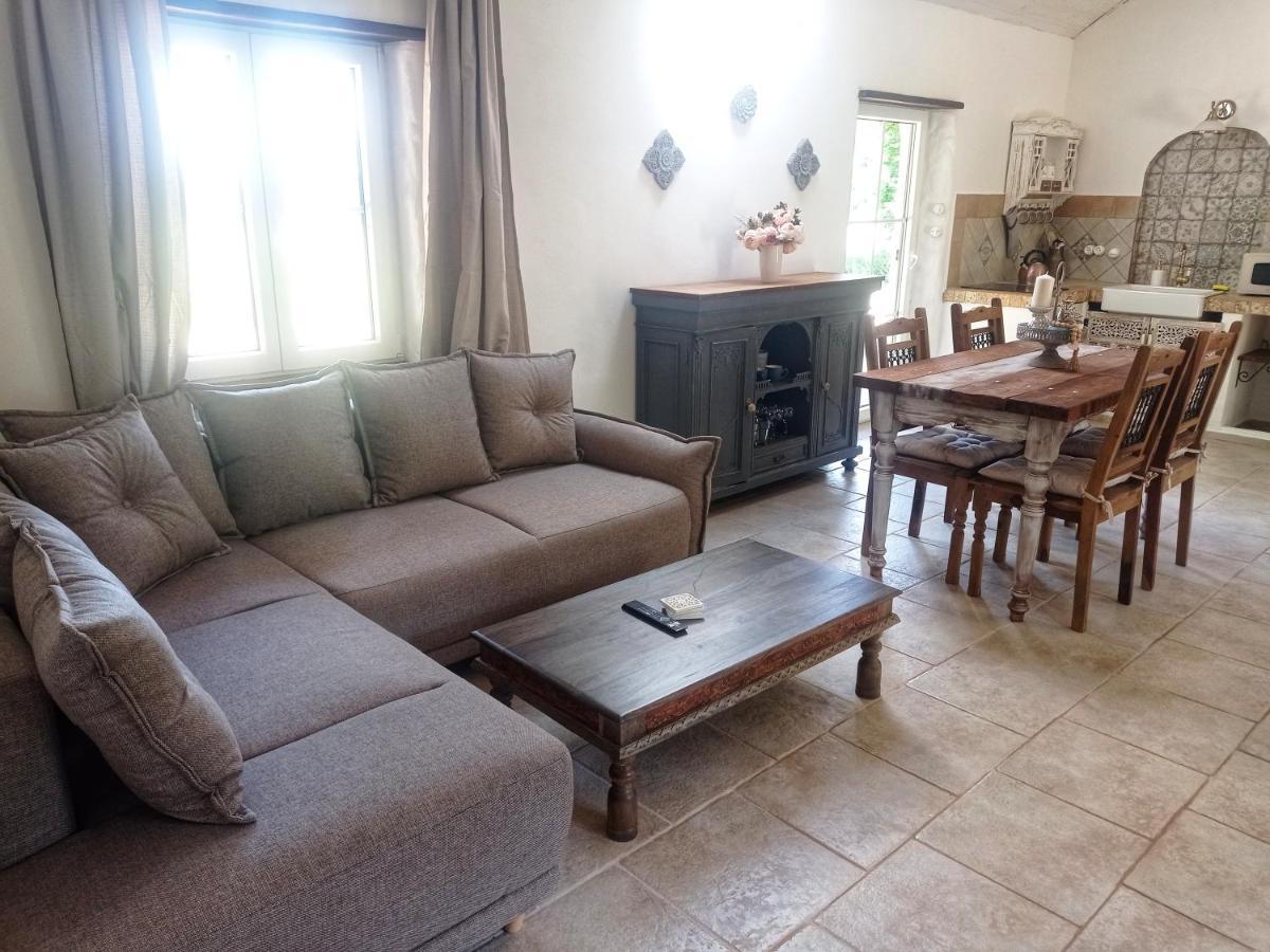 Bungalov Trapani Ruzova Buitenkant foto